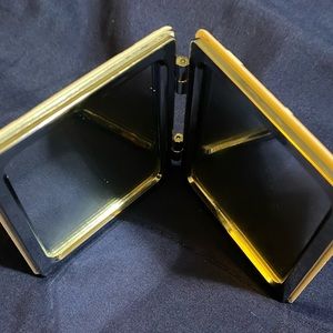 Diamond Painted compact.